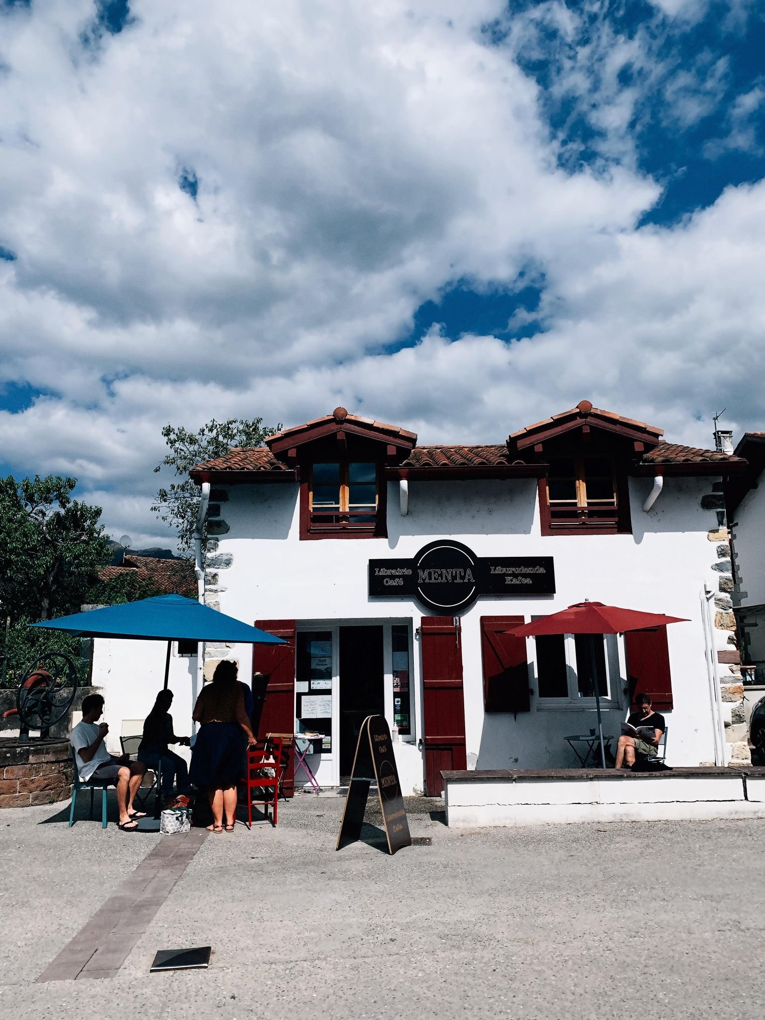 LIBRAIRIE CAFÉ MENTA