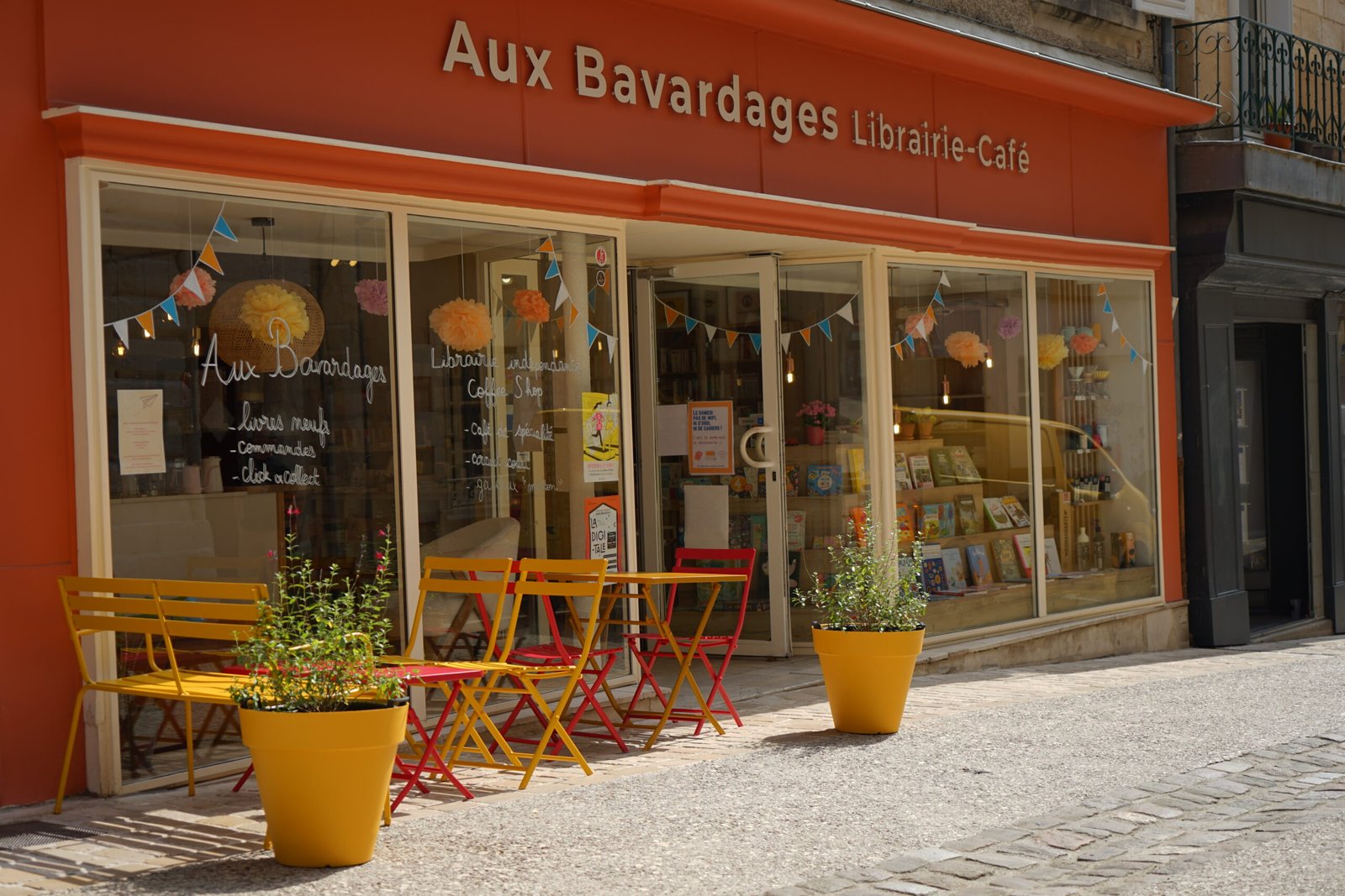 LIBRAIRIE AUX BAVARDAGES