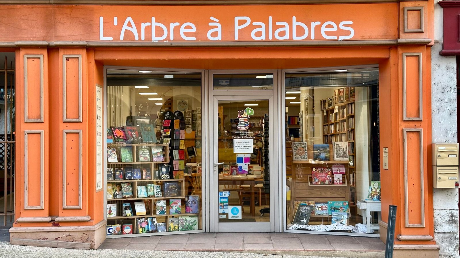 Librairie L&rsquo;arbre à palabres